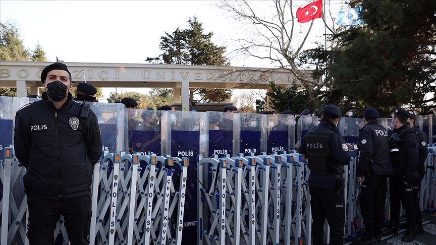 İstanbul’daki gösterilerde gözaltına alınan 105 şüpheliden 76’si serbest bırakıldı, 29’unun işlemleri sürüyor