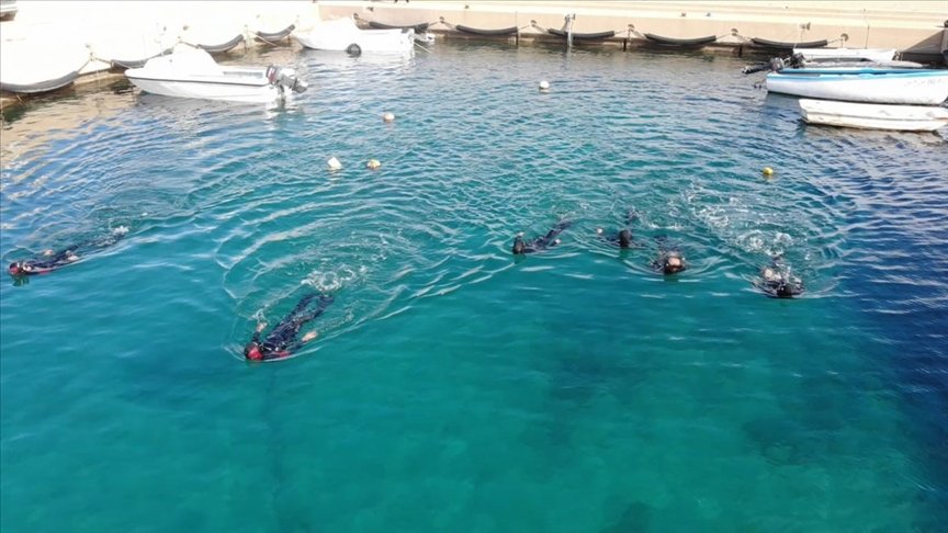 Türk askeri, Libyalı askerlere ‘kurbağa adam’ eğitimi verdi