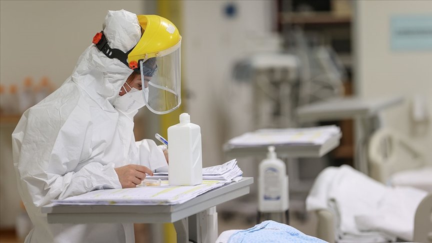Türkiye’de son 24 saatte 8 bin 424 kişinin Kovid-19 testi pozitif çıktı, 66 kişi hayatını kaybetti