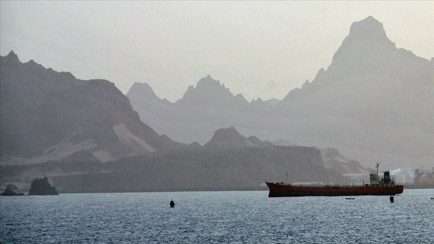 Sokotra Valisi, BAE’nin, Yemen’in güneyindeki Sokotra Limanı’na askeri araç sevk ettiğini açıkladı