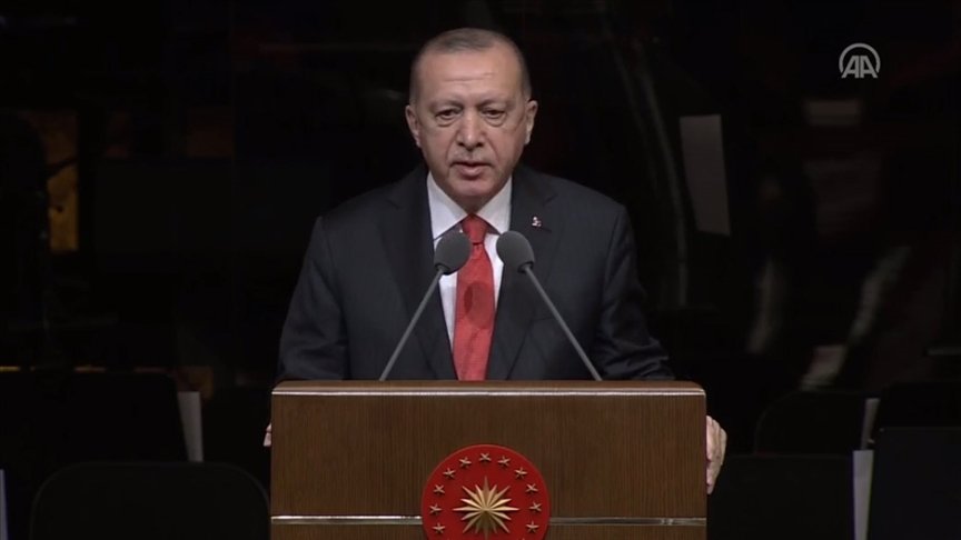 CANLI- Cumhurbaşkanı Erdoğan: Vatanı önce dil sonra ordu bekler, bunun için Türkçe’mize çok sıkı sahip çıkmalıyız