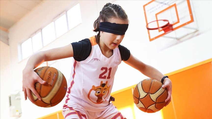 Genç basketbolcu Ecrin Mart, sponsor desteğiyle yeni başarılar peşinde