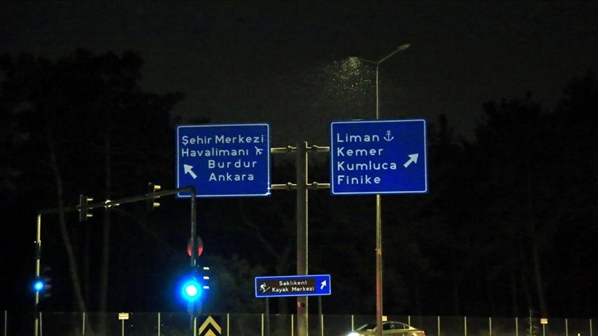 Antalya’ya kar yağdı
