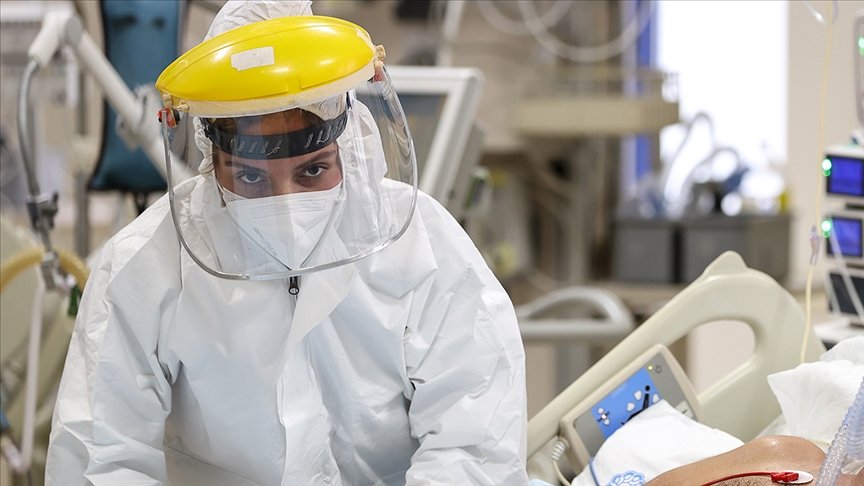 Türkiye’de son 24 saatte 8 bin 102 kişinin Kovid-19 testi pozitif çıktı, 117 kişi hayatını kaybetti