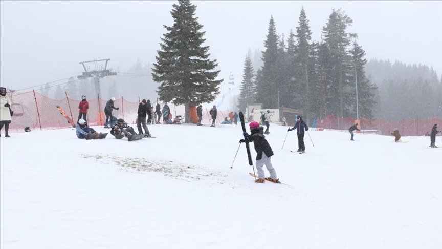Ilgaz Dağı Kayak Merkezi’nde hafta sonu yoğunluğu
