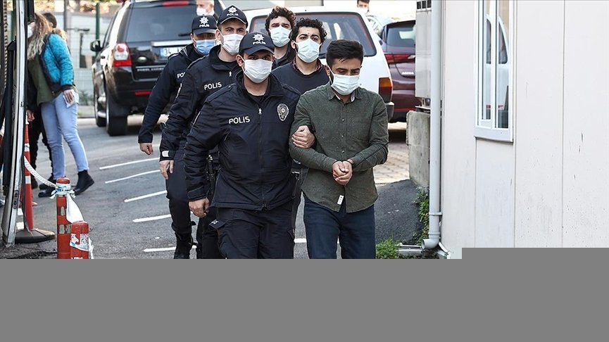 Kadıköy’deki olaylarda gözaltına alınan 23 şüpheli adliyeye sevk edildi