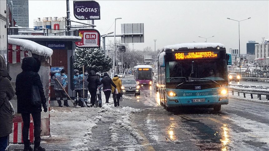 Haftaya karla başlayan İstanbul’da trafik sakin seyrediyor