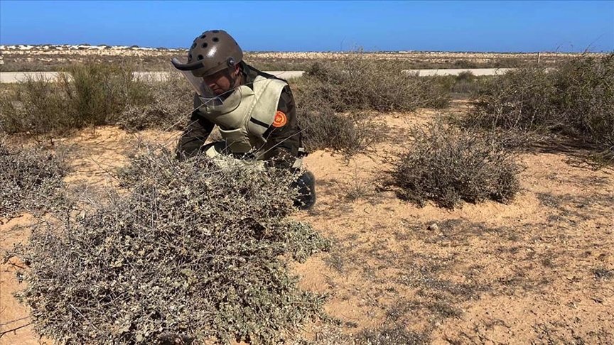 Libya ordusu Sirte-Misrata yolunu mayınlardan temizliyor
