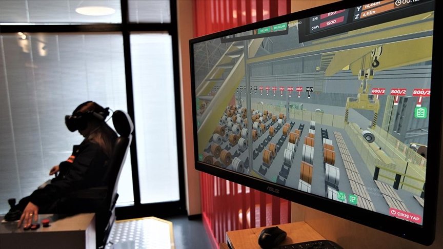 Gemlik’teki çelik fabrikasında vinç operatörleri sanal gerçeklik teknolojisiyle kazasız eğitiliyor