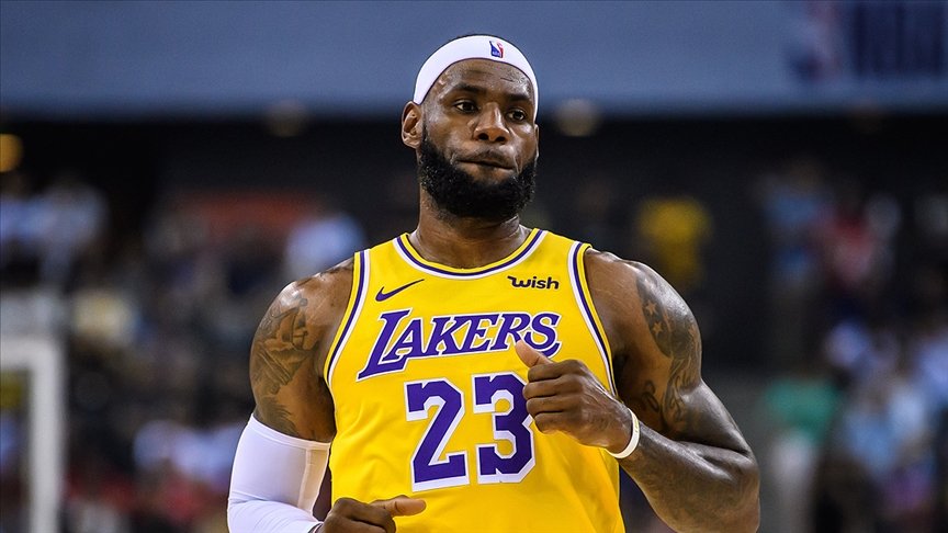 LeBron James sahalardan uzun süre uzak kalacak