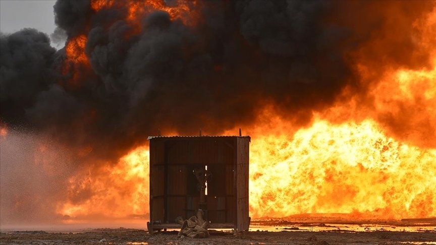 Suudi Arabistan’ın Cazan bölgesine düşen roket mermisi, petrol tesisinde yangına neden oldu