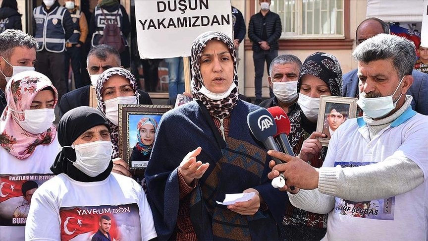 Diyarbakır annelerinden Özel’in açıklamalarına tepki: Bir buçuk yıldır annelerin, babaların feryatlarını görmediniz