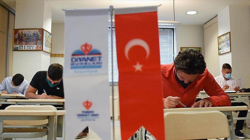 Uluslararası Anadolu İmam Hatip ile İlahiyat Lisans Programları’na 105 ülkeden 6 bin 689 başvuru yapıldı