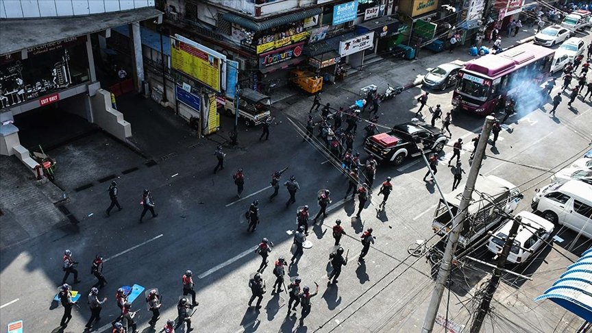 Myanmar Merkez Bankası, banka ve ATM’lerden nakit para çekme işlemini sınırlandırdı