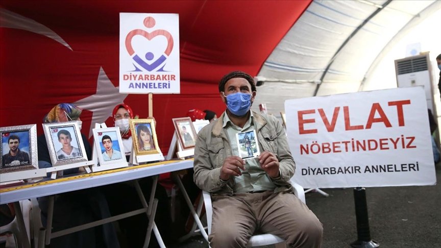 Diyarbakır’da evlat nöbetine bir aile daha katıldı