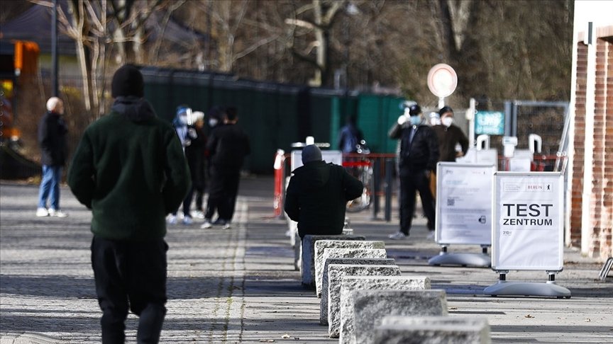 Almanya’da Kovid-19’dan ölenlerin sayısı 75 bini geçti