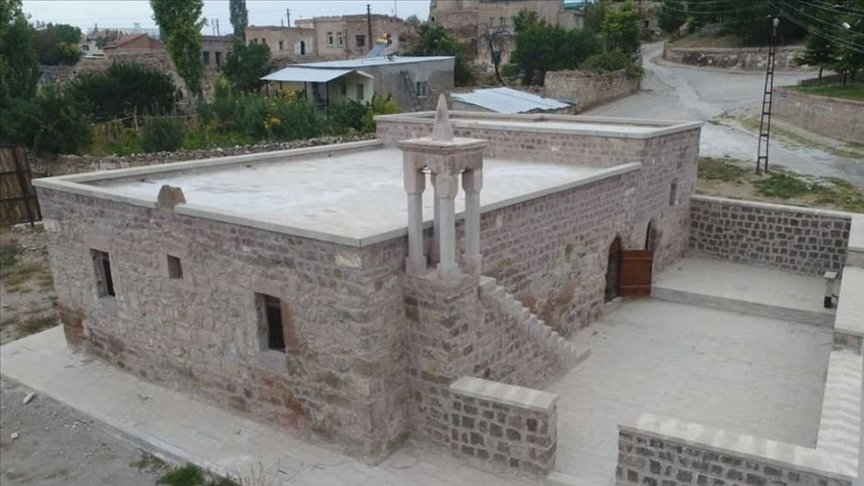 Kayseri’de 8 asırlık cami restore edildi