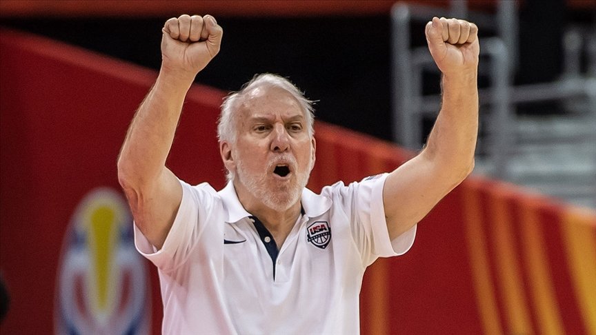 Spurs’ün kazandığı maçta takımın başantrenörü Popovich NBA tarihine geçti