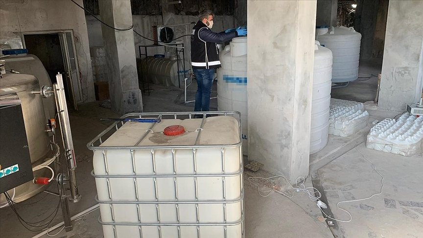 İstanbul’da 5 bin 195 litre etil alkol ele geçirildi