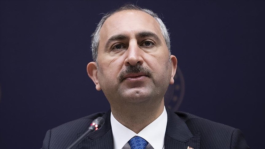 Adalet Bakanı Gül: Alçak bir terör saldırısıyla şehit düşen Cumhuriyet Savcımız Kiraz’ı saygıyla anıyorum