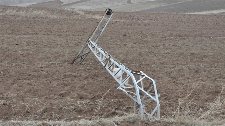 Yozgat’ta hortum hasara neden oldu
