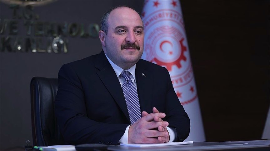 Bakan Varank: Oppo’nun Tuzla’da yapımı devam eden fabrikasında test üretimine başlandı