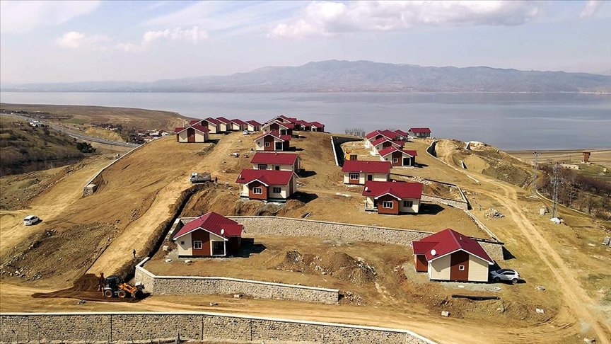TOKİ Elazığ’da 1564 evin ihalesini yaptı