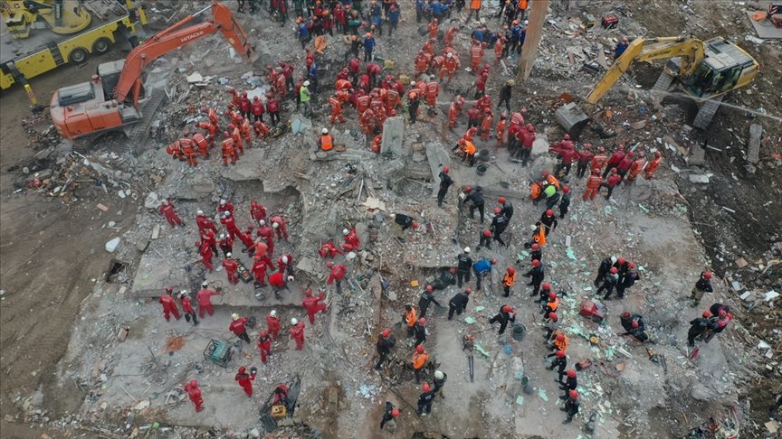 İzmir depreminde yıkılan Rıza Bey Apartmanı’nın fenni mesulü tutuklandı