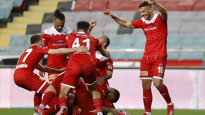 Antalyaspor’un bileği evinde bükülmüyor