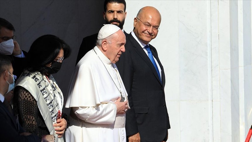 Irak’taki temaslarını bitiren Papa ülkesine döndü