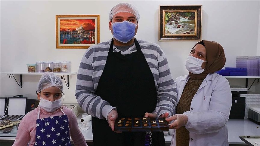 Otizmli çocuklar ürettikleri sağlıklı çikolatalarla ‘mucizeye’ kapı aralıyor