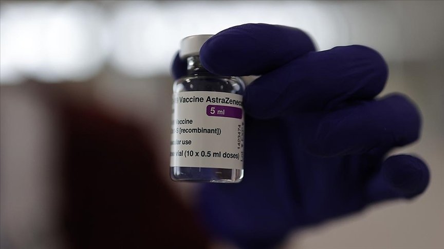 Almanya’da AstraZeneca aşısının 60 yaşın üstündeki kişilere uygulanması tavsiye edildi