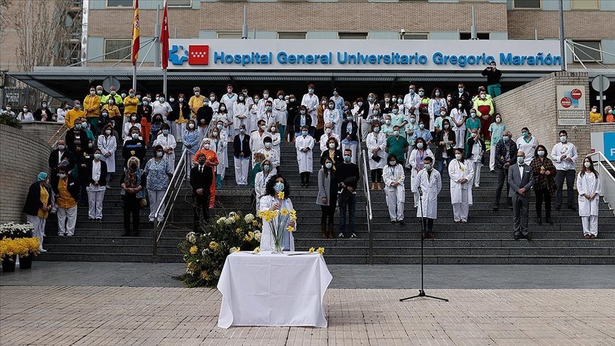 Madrid’de sağlık çalışanları salgında hayatlarını kaybedenleri andı