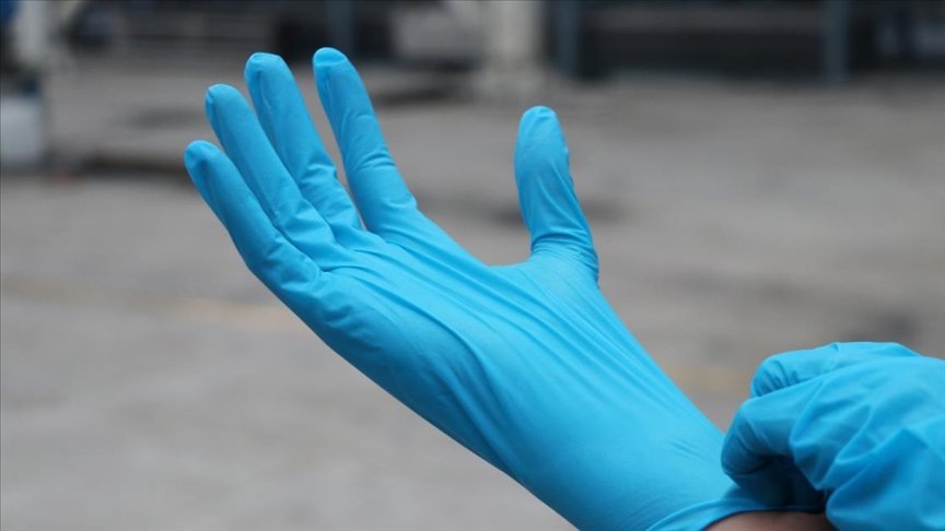 Sağlık çalışanlarının eldiven ihtiyacı Sakarya’da kurulan fabrikadan karşılanacak