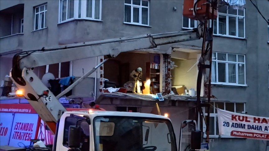 Gaziosmanpaşa’da bir evde patlama meydana geldi