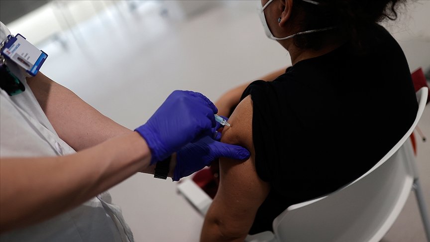 Pfizer/BioNTech ve Moderna’nın Kovid-19 aşıları hamile ve emziren kadınlarda etkili