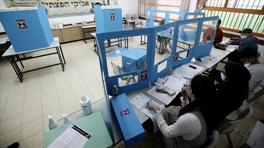 İsrail’de oy sayımı sürerken Netanyahu öncülüğündeki sağ blok, koalisyonu kurabilecek sayının altına düştü