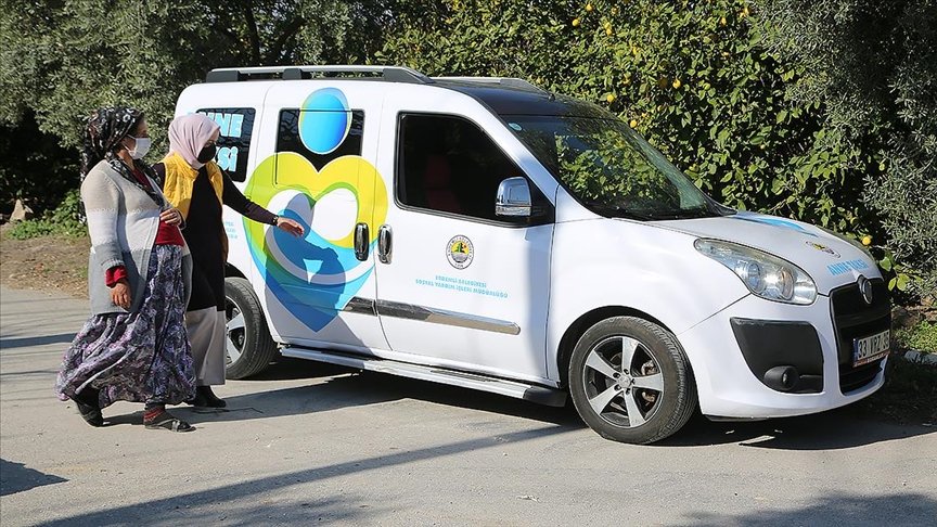 Mersin’deki ‘Anne Taksi’ hizmeti annelere ve hamilelere kolaylık sağlıyor