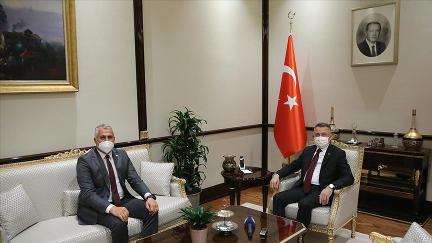 Cumhurbaşkanı Yardımcısı Oktay, KKTC Milli Eğitim ve Kültür Bakanı Amcaoğlu’nu kabul etti