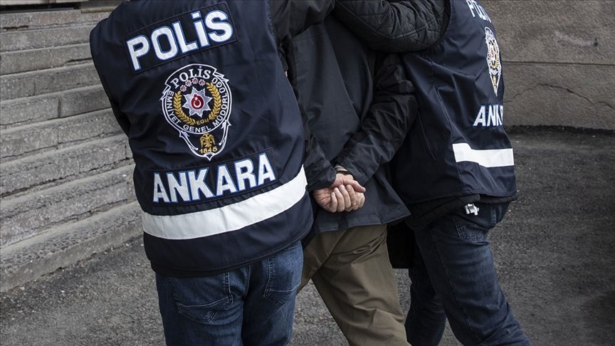 FETÖ mensuplarının yurt dışına kaçmalarını sağlamaya çalışan 5 şüpheliye operasyon