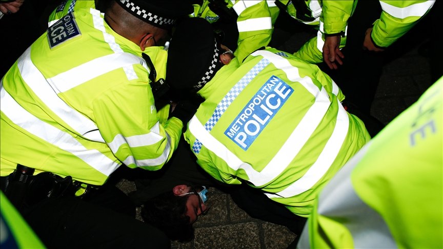 Londra’da ‘Sarah Everard protestosu’nda en az iki kişi gözaltına alındı