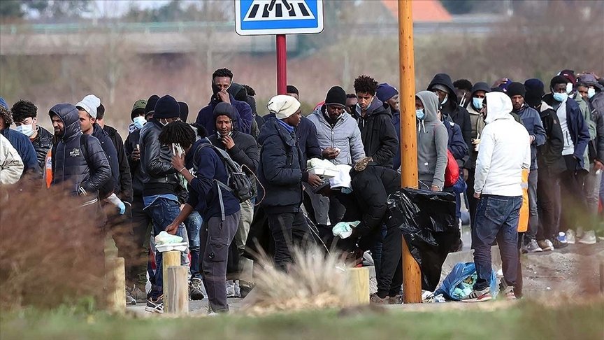 Fransa’nın ‘istemediği’ düzensiz göçmenler yaşam mücadelesi veriyor