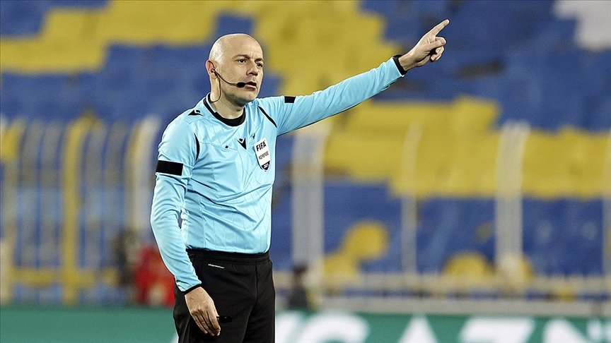 Başakşehir-Beşiktaş maçını Cüneyt Çakır yönetecek