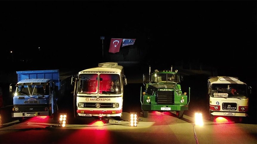 Antalya’da araç kornalarıyla icra edilen İstiklal Marşı’na klip çekildi