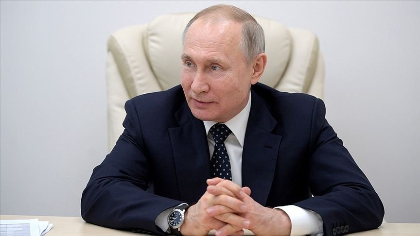 Putin, kendisi hakkında yaptığı açıklamalar nedeniyle Biden’e çevrim içi münazara teklif etti