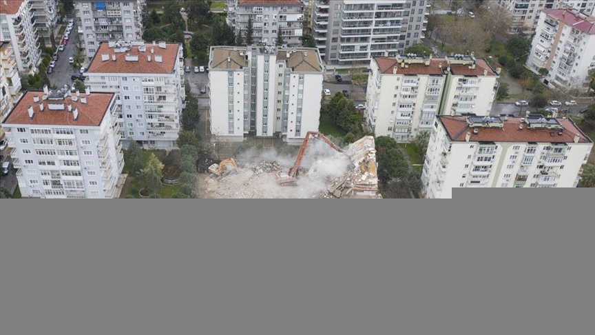 İzmir’deki depremde ağır hasar gören 488 bina daha yıkılacak