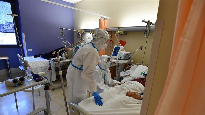 İtalya’da son 24 saatte 25 bin 735 Kovid-19 vakası kaydedildi