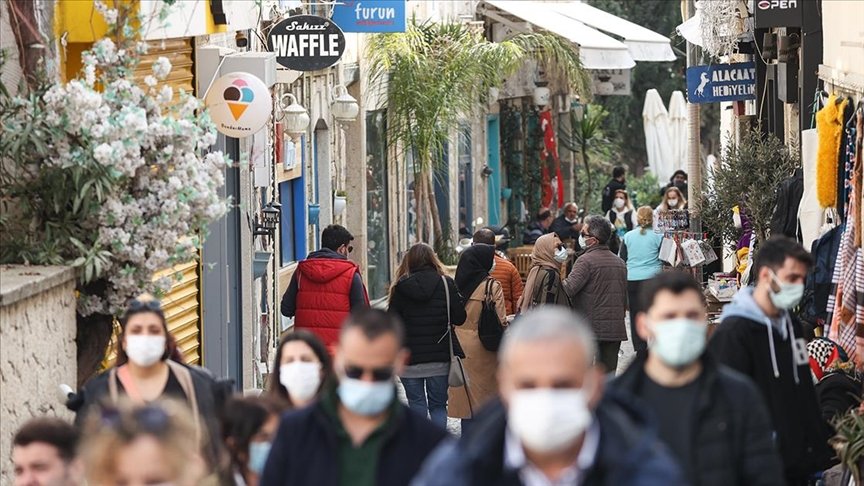 Ege’deki turizm beldeleri, kısıtlamasız ilk cumartesiyi hareketli geçirdi