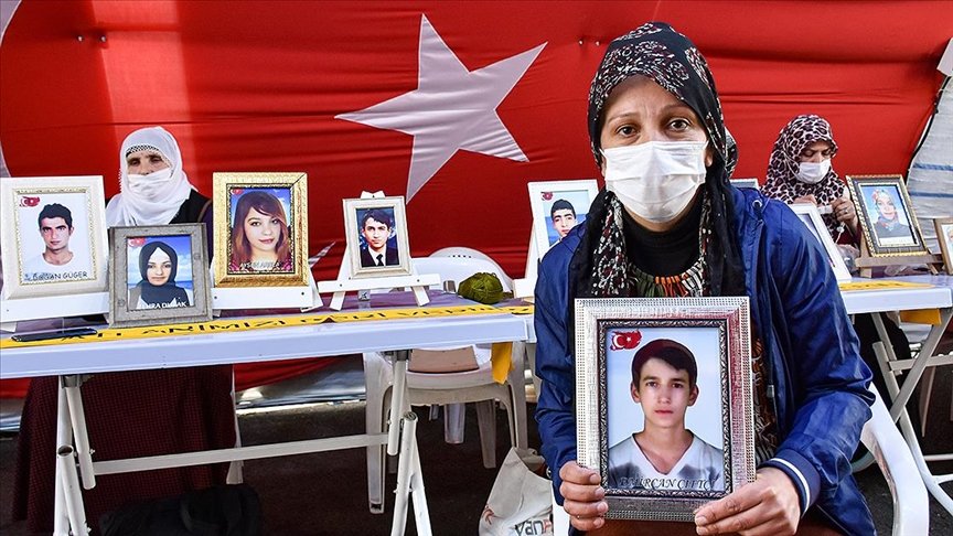 Diyarbakır anneleri evlatlarına ‘teslim ol’ çağrısı yaptı