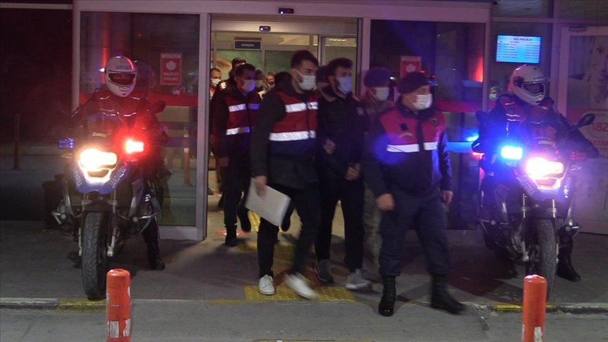 İzmir merkezli 53 ilde FETÖ’nün TSK yapılanmasına yönelik operasyonda 184 gözaltı kararı verildi